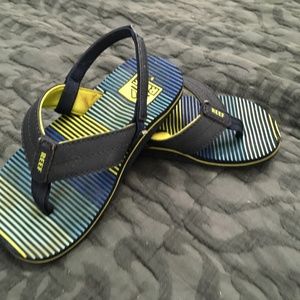 Reef boys flip flops size 9